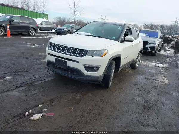 3C4NJDBB9JT470508 2018 JEEP COMPASS - Image 2