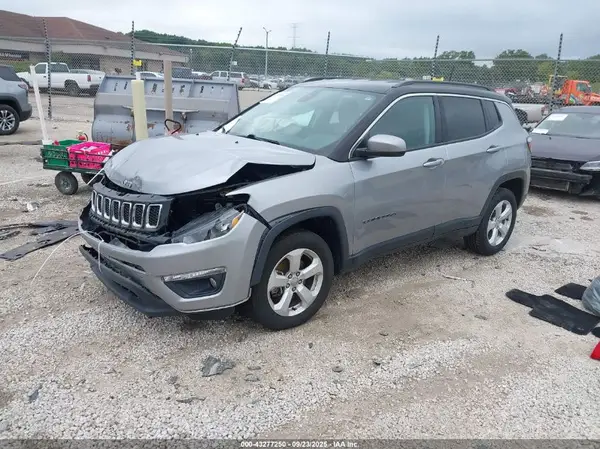 3C4NJDBB9JT479046 2018 JEEP COMPASS - Image 2