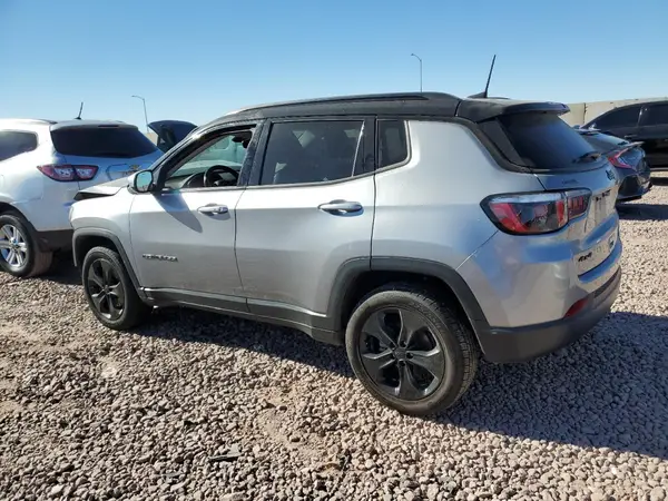 3C4NJDBB9JT480486 2018 JEEP COMPASS - Image 2