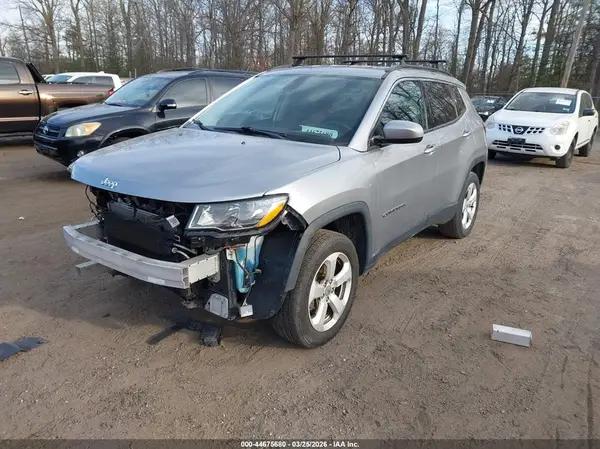 3C4NJDBB9JT481198 2018 JEEP COMPASS - Image 2