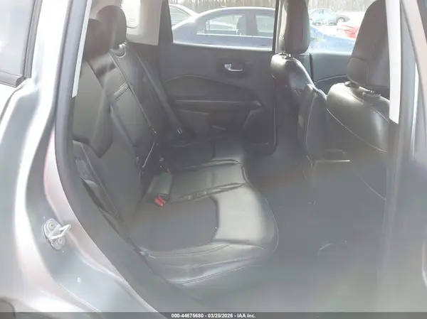 3C4NJDBB9JT481198 2018 JEEP COMPASS - Image 8