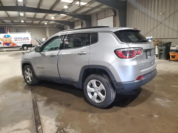 3C4NJDBB9JT484232 2018 JEEP COMPASS - Image 2
