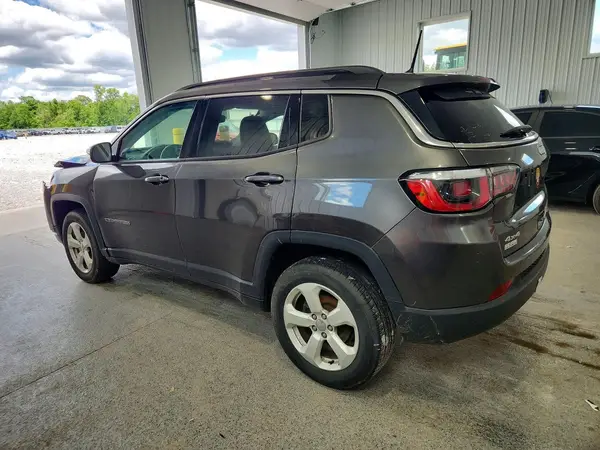 3C4NJDBB9JT485574 2018 JEEP COMPASS - Image 2