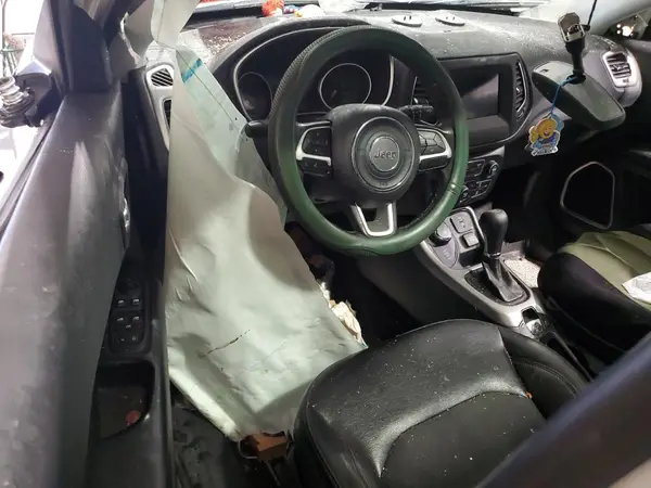 3C4NJDBB9JT492251 2018 JEEP COMPASS - Image 8