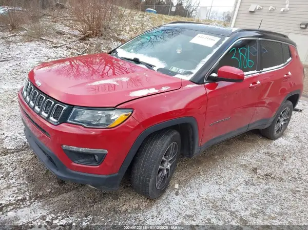3C4NJDBB9JT492279 2018 JEEP COMPASS - Image 2