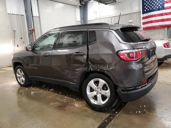 3C4NJDBB9JT500235 2018 JEEP COMPASS - Image 2