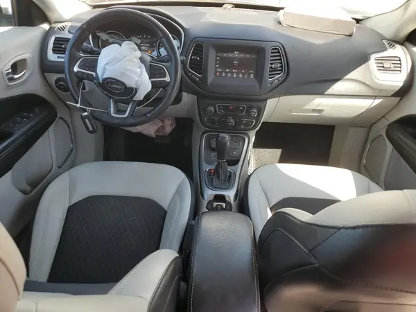 3C4NJDBB9KT601020 2019 JEEP COMPASS - Image 8