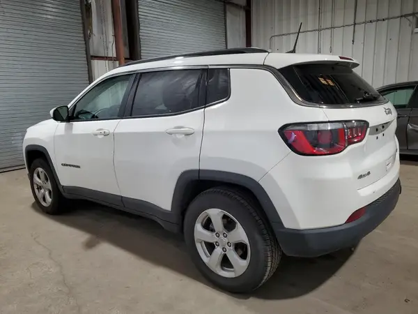 3C4NJDBB9KT601678 2019 JEEP COMPASS - Image 2
