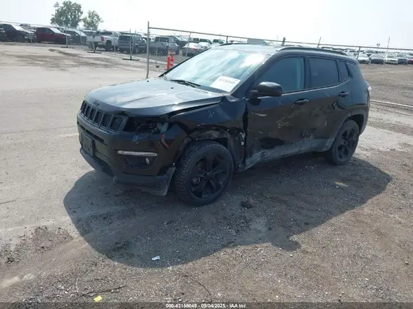 3C4NJDBB9KT631067 2019 JEEP COMPASS - Image 2