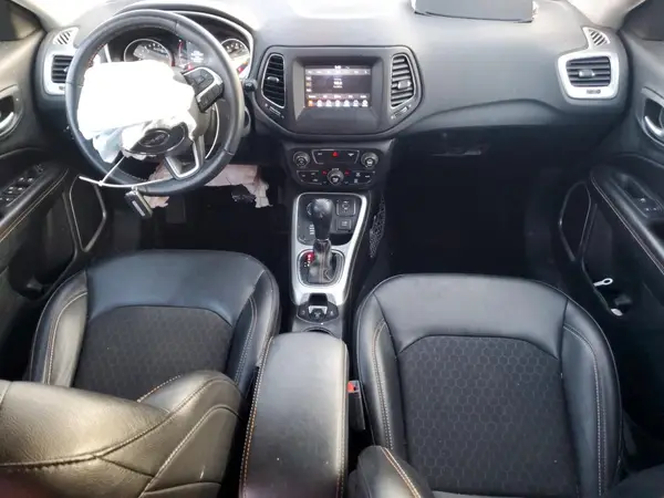 3C4NJDBB9KT657183 2019 JEEP COMPASS - Image 8
