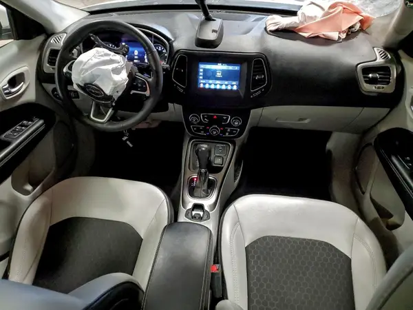 3C4NJDBB9KT661590 2019 JEEP COMPASS - Image 8