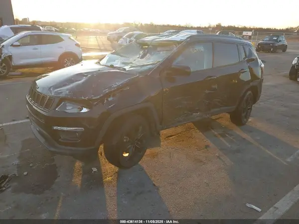 3C4NJDBB9KT665736 2019 JEEP COMPASS - Image 2
