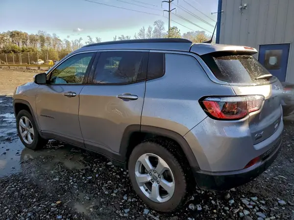 3C4NJDBB9KT679748 2019 JEEP COMPASS - Image 2