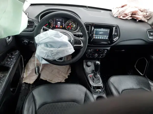 3C4NJDBB9KT683346 2019 JEEP COMPASS - Image 8