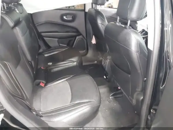 3C4NJDBB9KT690507 2019 JEEP COMPASS - Image 8