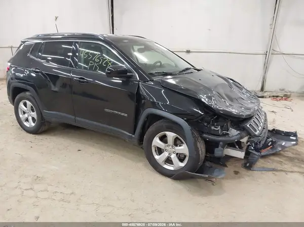 3C4NJDBB9KT697067 2019 JEEP COMPASS - Image 1