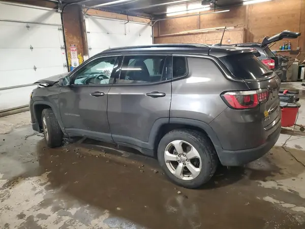 3C4NJDBB9KT703711 2019 JEEP COMPASS - Image 2