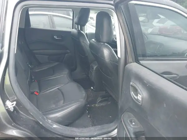 3C4NJDBB9KT714160 2019 JEEP COMPASS - Image 8