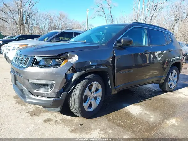 3C4NJDBB9KT716278 2019 JEEP COMPASS - Image 2