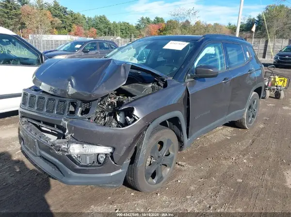 3C4NJDBB9KT724350 2019 JEEP COMPASS - Image 2