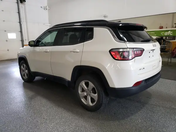 3C4NJDBB9KT729659 2019 JEEP COMPASS - Image 2