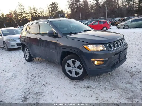3C4NJDBB9KT734716 2019 JEEP COMPASS - Image 1