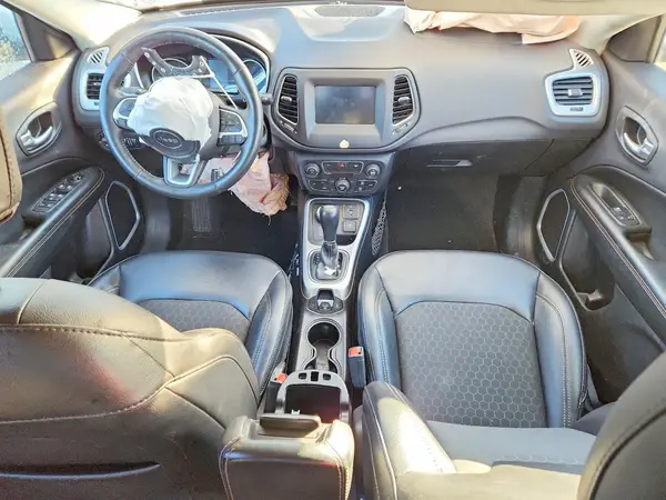 3C4NJDBB9KT755243 2019 JEEP COMPASS - Image 8