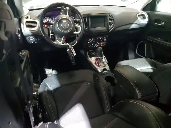 3C4NJDBB9KT768493 2019 JEEP COMPASS - Image 8