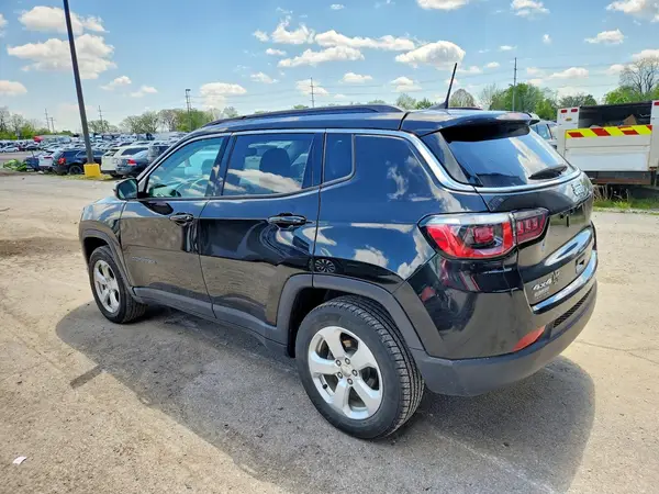 3C4NJDBB9KT772933 2019 JEEP COMPASS - Image 2