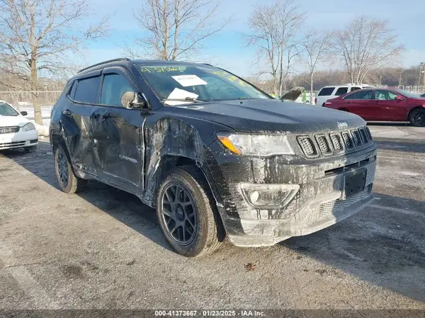 3C4NJDBB9KT792096 2019 JEEP COMPASS - Image 1