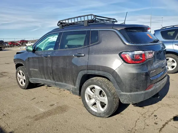 3C4NJDBB9KT809575 2019 JEEP COMPASS - Image 2