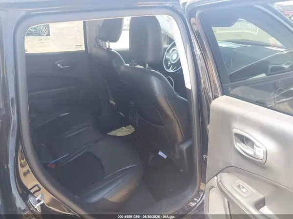 3C4NJDBB9KT812993 2019 JEEP COMPASS - Image 8