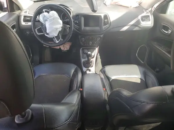 3C4NJDBB9KT813609 2019 JEEP COMPASS - Image 8