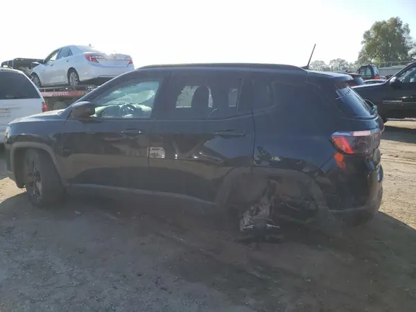3C4NJDBB9KT828045 2019 JEEP COMPASS - Image 2