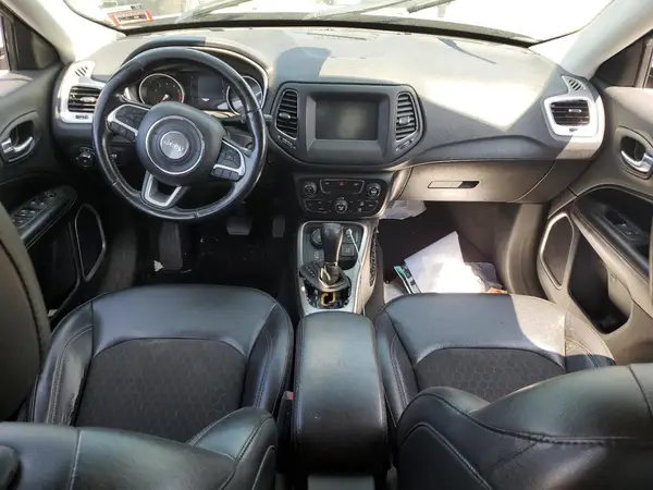 3C4NJDBB9KT839160 2019 JEEP COMPASS - Image 8