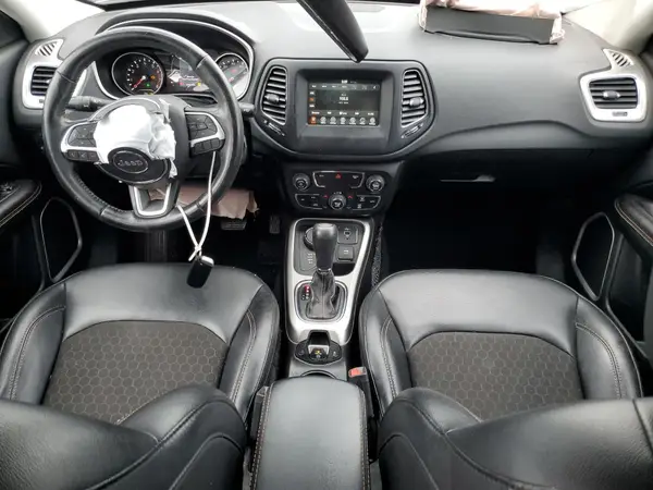 3C4NJDBB9LT104261 2020 JEEP COMPASS - Image 8