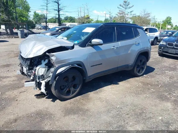 3C4NJDBB9LT139611 2020 JEEP COMPASS - Image 2