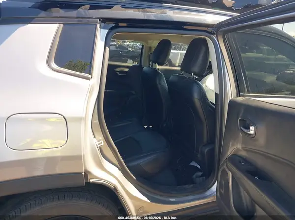 3C4NJDBB9LT139611 2020 JEEP COMPASS - Image 8
