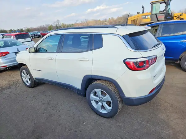 3C4NJDBB9LT145831 2020 JEEP COMPASS - Image 2