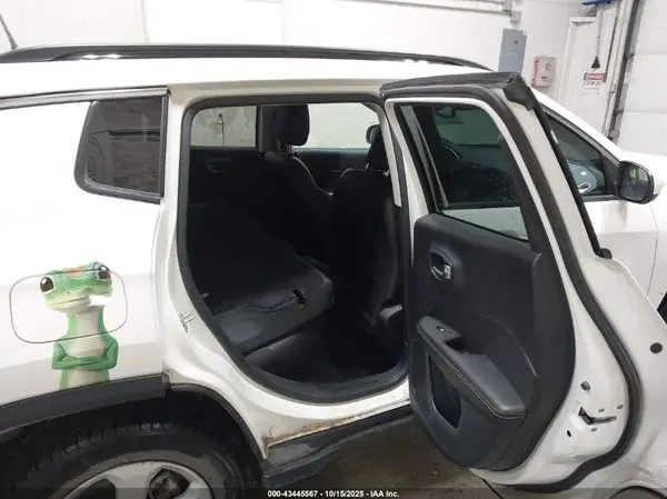 3C4NJDBB9LT192597 2020 JEEP COMPASS - Image 8