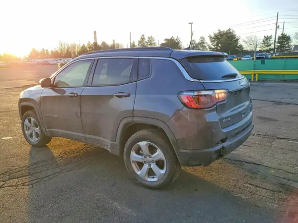 3C4NJDBB9MT516102 2021 JEEP COMPASS - Image 2