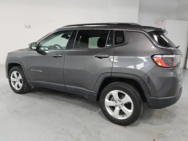 3C4NJDBB9MT551819 2021 JEEP COMPASS - Image 2