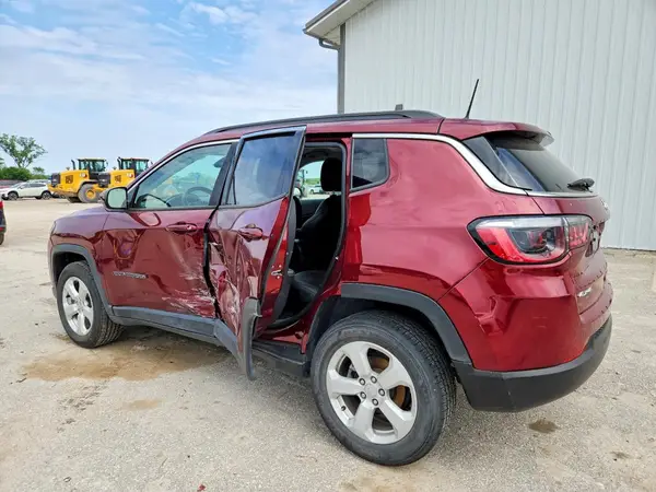 3C4NJDBB9MT555126 2021 JEEP COMPASS - Image 2