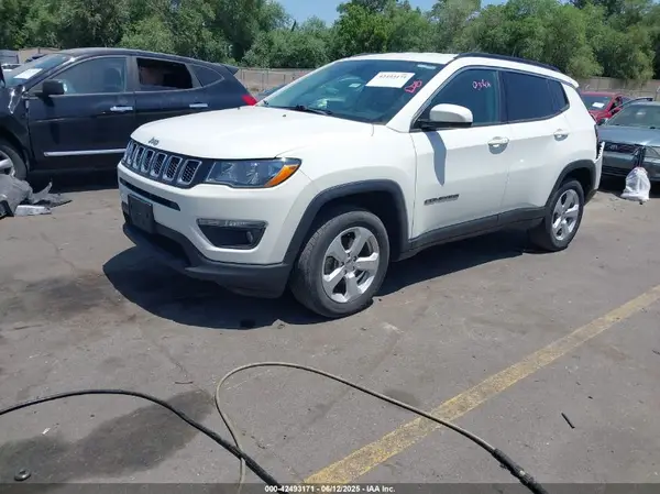 3C4NJDBB9MT560794 2021 JEEP COMPASS - Image 2