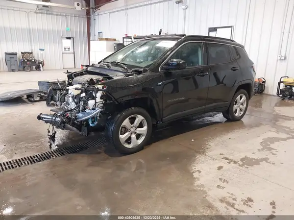 3C4NJDBB9MT562416 2021 JEEP COMPASS - Image 2