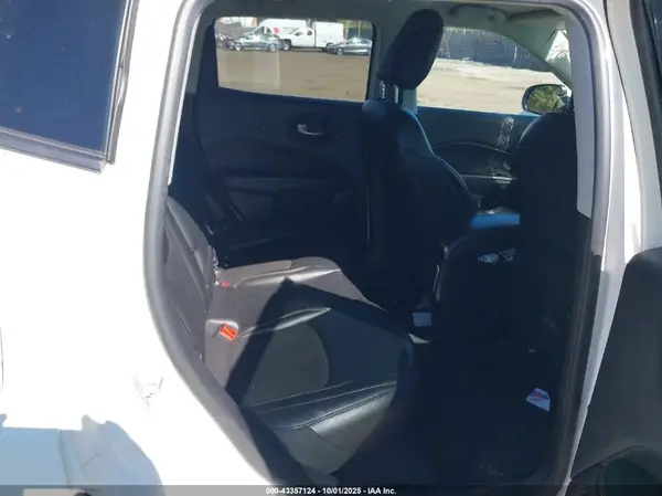 3C4NJDBB9MT576557 2021 JEEP COMPASS - Image 8