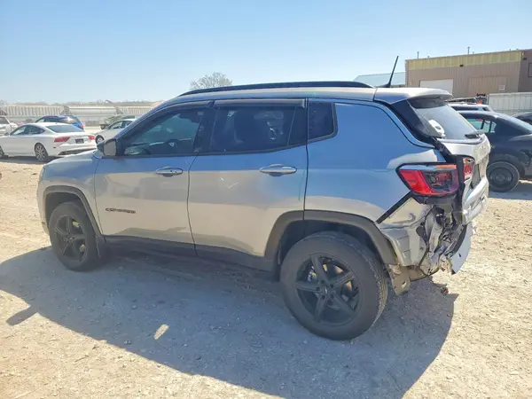 3C4NJDBB9NT102643 2022 JEEP COMPASS - Image 2