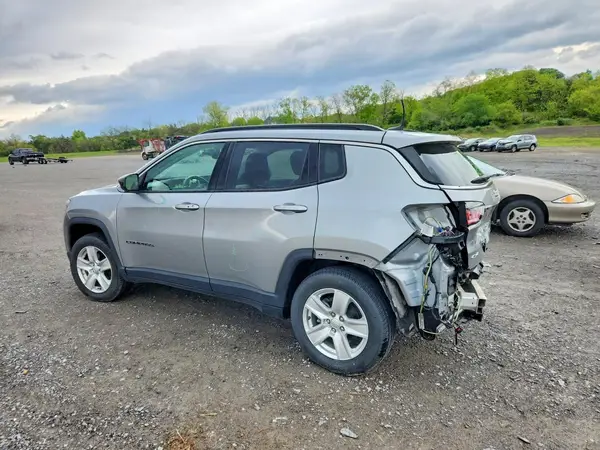3C4NJDBB9NT111455 2022 JEEP COMPASS - Image 2