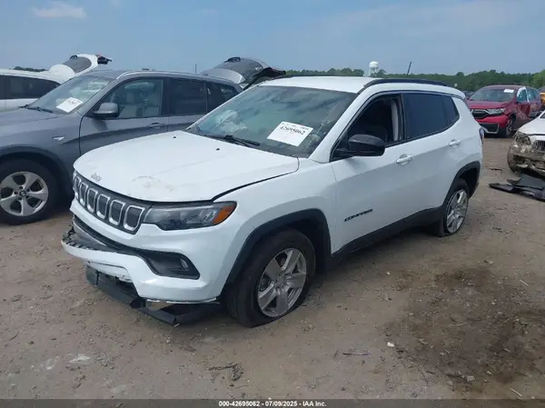 3C4NJDBB9NT131396 2022 JEEP COMPASS - Image 2
