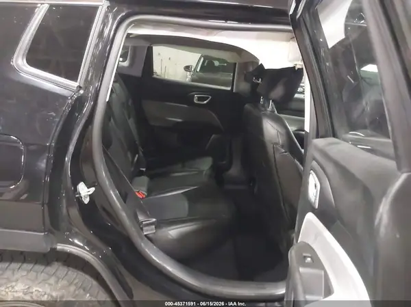 3C4NJDBB9NT134377 2022 JEEP COMPASS - Image 8